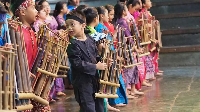 Mengenal Angklung